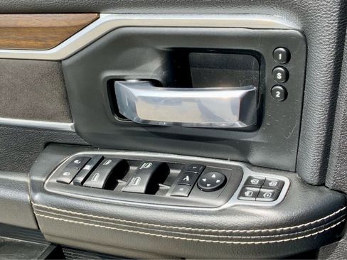 Used 2024 RAM 2500 Laramie AWD/4WD image 46