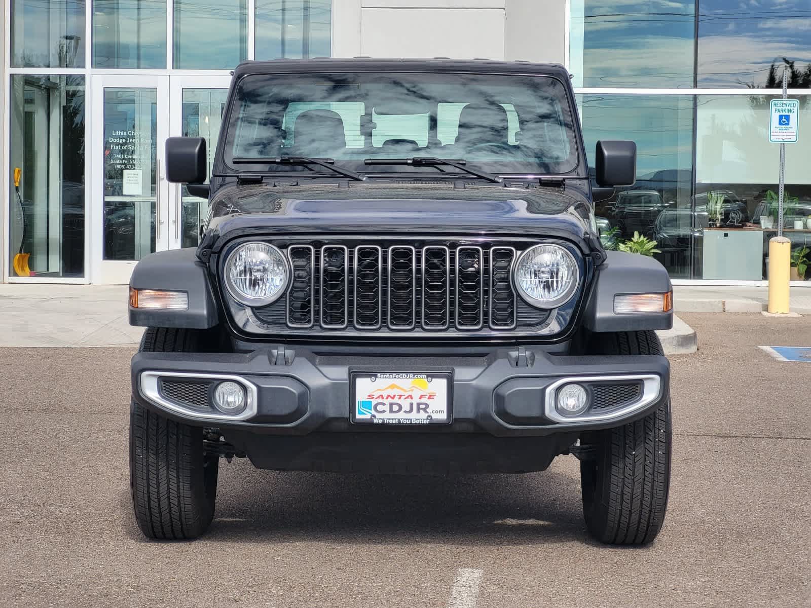 Used 2025 Jeep Gladiator Sport AWD/4WD image 2