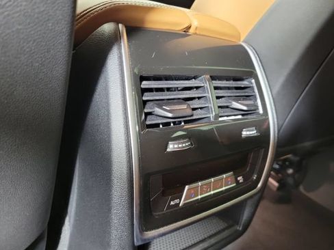 Used 2022 BMW X6 xDrive40i w/ M Sport Package AWD/4WD image 15