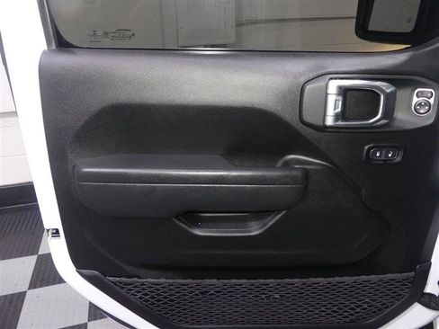 Used 2022 Jeep Wrangler Unlimited Sport AWD/4WD image 17