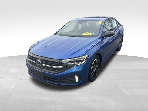 Used 2023 Volkswagen Jetta Sport image 2