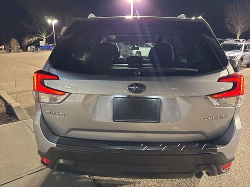 Used 2023 Subaru Forester Limited image 3