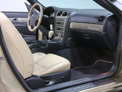 Used 2005 Ford Thunderbird image 59