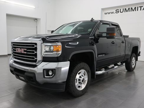 Used 2018 GMC Sierra 2500 SLE w/ HD SLE Preferred Plus Package AWD/4WD image 7