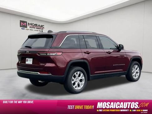 Used 2023 Jeep Grand Cherokee Limited w/ Luxury Tech Group II AWD/4WD image 7
