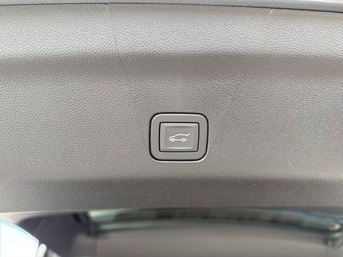 New 2026 Chevrolet Suburban High Country image 39