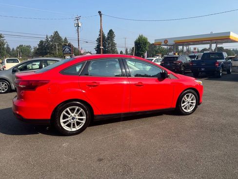 Used 2015 Ford Focus SE FWD image 30