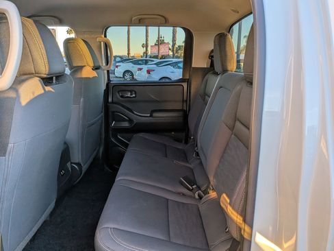 Certified 2024 Nissan Frontier SV w/ Technology Package image 17