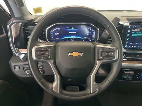 Used 2025 Chevrolet Silverado 1500 LT AWD/4WD image 5