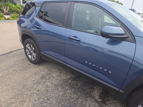Certified 2025 Chevrolet Equinox LT w/ Safety and Technology Package AWD/4WD image 9