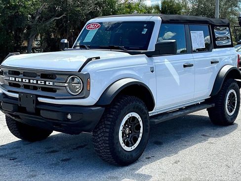 Used 2023 Ford Bronco Big Bend w/ Sasquatch Package image 9