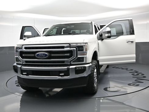 Used 2020 Ford F250 Lariat w/ Lariat Ultimate Package AWD/4WD image 23