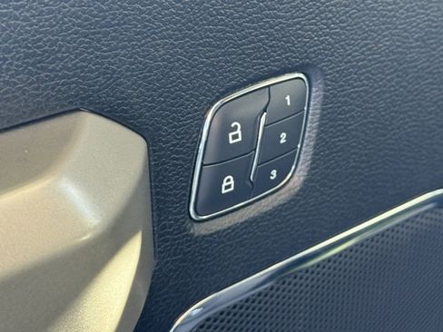 Used 2018 Ford F150 Lariat w/ Equipment Group 502A Luxury image 40