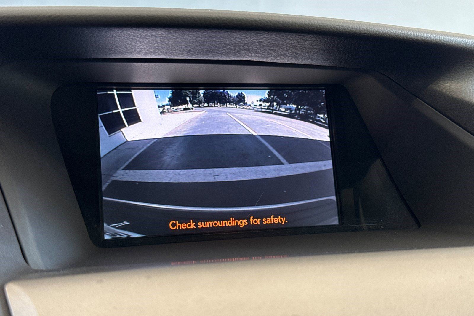 Used 2015 Lexus RX 450h AWD image 25