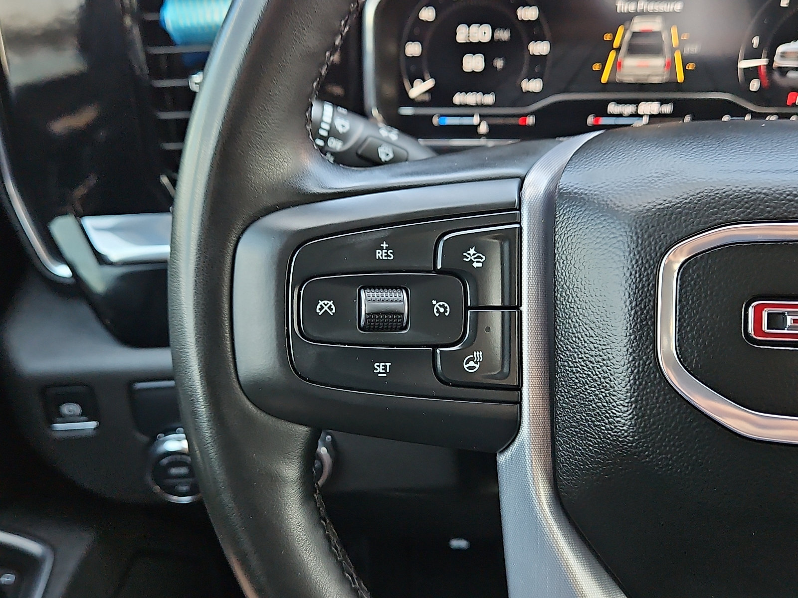 Used 2025 GMC Sierra 1500 SLT RWD image 15