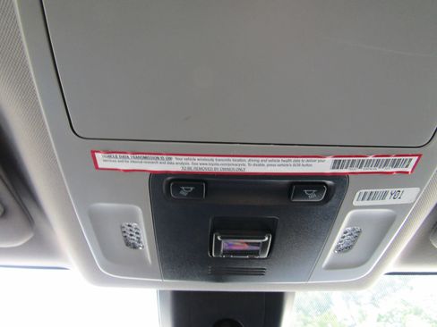 Used 2021 Toyota Camry SE FWD image 31