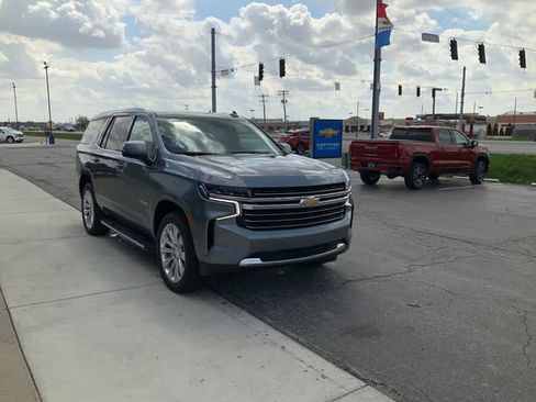 Used 2022 Chevrolet Tahoe LT w/ Luxury Package AWD/4WD image 4
