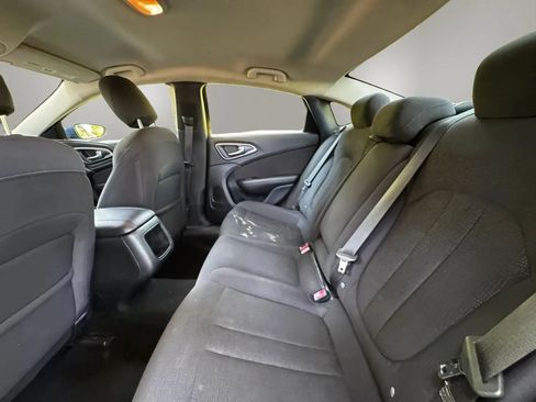 Used 2016 Chrysler 200 Limited FWD image 12
