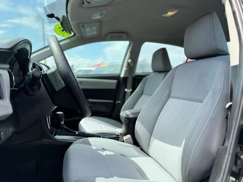 Used 2014 Toyota Corolla LE FWD image 17