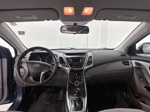 Used 2016 Hyundai Elantra SE FWD image 2