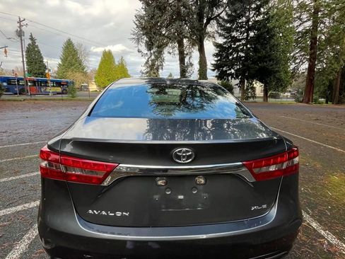 Used 2017 Toyota Avalon XLE image 4