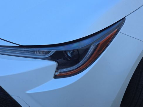 Used 2021 Toyota Corolla LE image 37