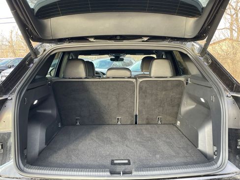 Used 2025 Volkswagen Atlas Cross Sport SE image 33