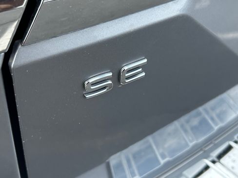 Used 2024 Volkswagen Atlas SE FWD image 24