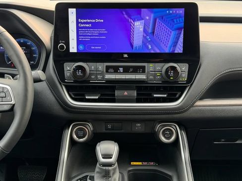 Certified 2025 Toyota Grand Highlander AWD image 22