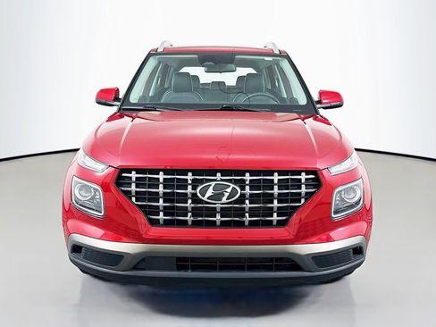 Certified 2023 Hyundai Venue Limited w/ Cargo Package image 2
