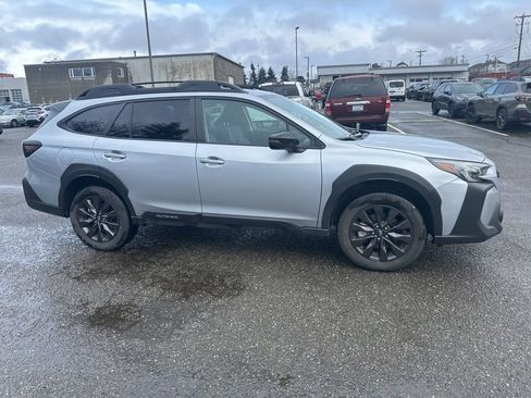 Used 2025 Subaru Outback Onyx Edition image 10
