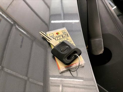 Used 2023 Nissan Versa S FWD image 9