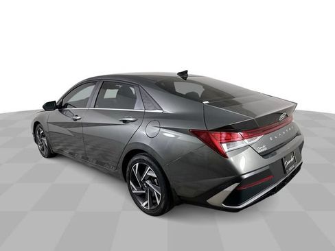 Used 2024 Hyundai Elantra SEL w/ Convenience Package FWD image 6