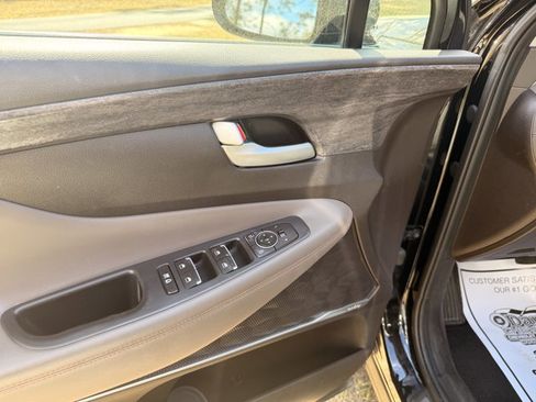 Used 2019 Hyundai Santa Fe Limited image 15