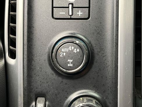 Used 2017 GMC Sierra 1500 SLT w/ SLT Premium Package AWD/4WD image 18