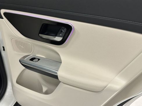 Certified 2025 Mercedes-Benz GLC 300 image 18