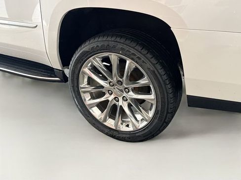 Used 2019 Cadillac Escalade ESV Luxury image 36