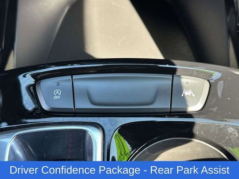 Used 2025 Chevrolet Trax RS w/ Driver Confidence Package image 8