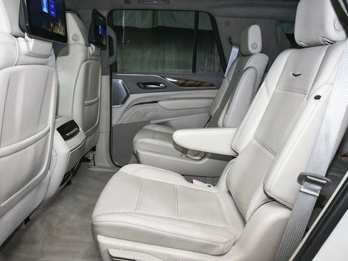 Used 2022 Cadillac Escalade Sport Platinum AWD/4WD image 52