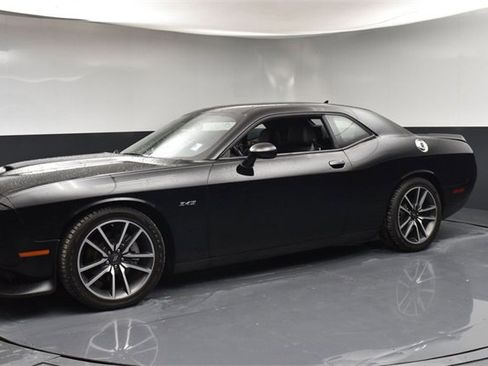 Used 2023 Dodge Challenger R/T w/ Plus Package image 4