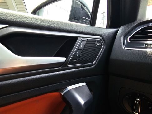 Used 2021 Volkswagen Tiguan SEL Premium R-Line w/ 3rd Row Seat Package image 33