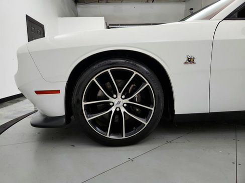 Used 2018 Dodge Challenger R/T Scat Pack RWD image 28