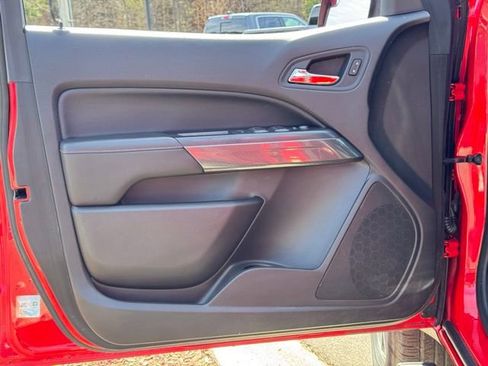 Used 2016 GMC Canyon SLE w/ All Terrain Package image 19