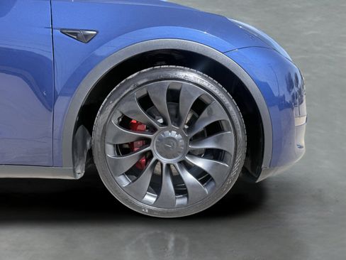 Used 2023 Tesla Model Y Performance image 10
