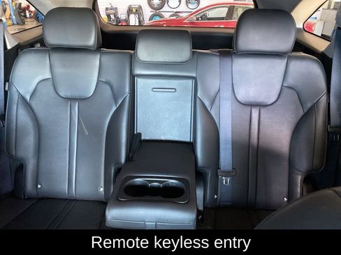 Used 2024 Kia Sorento S image 13