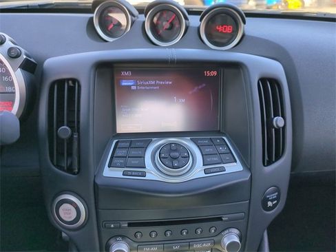 Used 2020 Nissan 370Z Touring Sport image 19