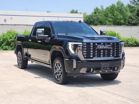 Used 2024 GMC Sierra 3500 Denali Ultimate AWD/4WD image 3