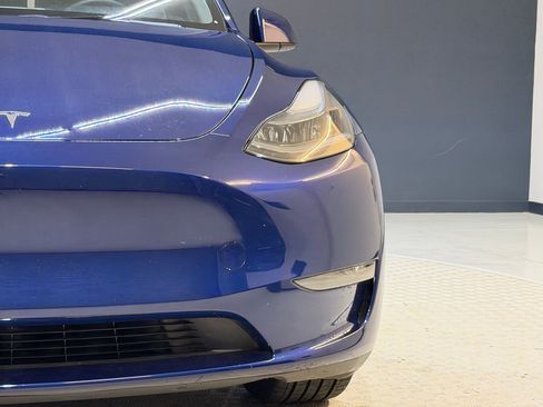 Used 2024 Tesla Model Y Long Range AWD/4WD image 11