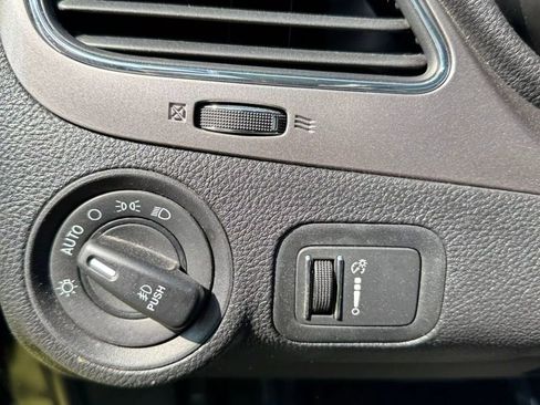 Used 2019 Dodge Journey Crossroad w/ Nav & Sun Group image 14