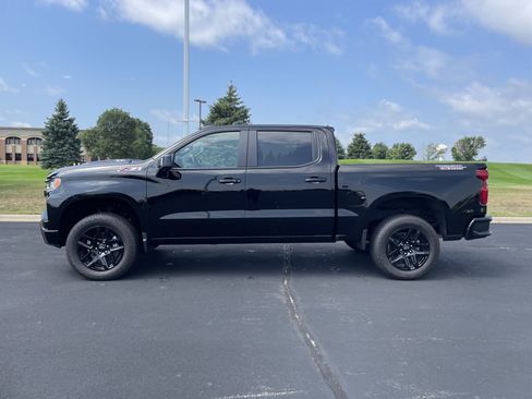 Used 2026 Chevrolet Silverado 1500 LT Trail Boss w/ LT Trail Boss Premium Package AWD/4WD image 2